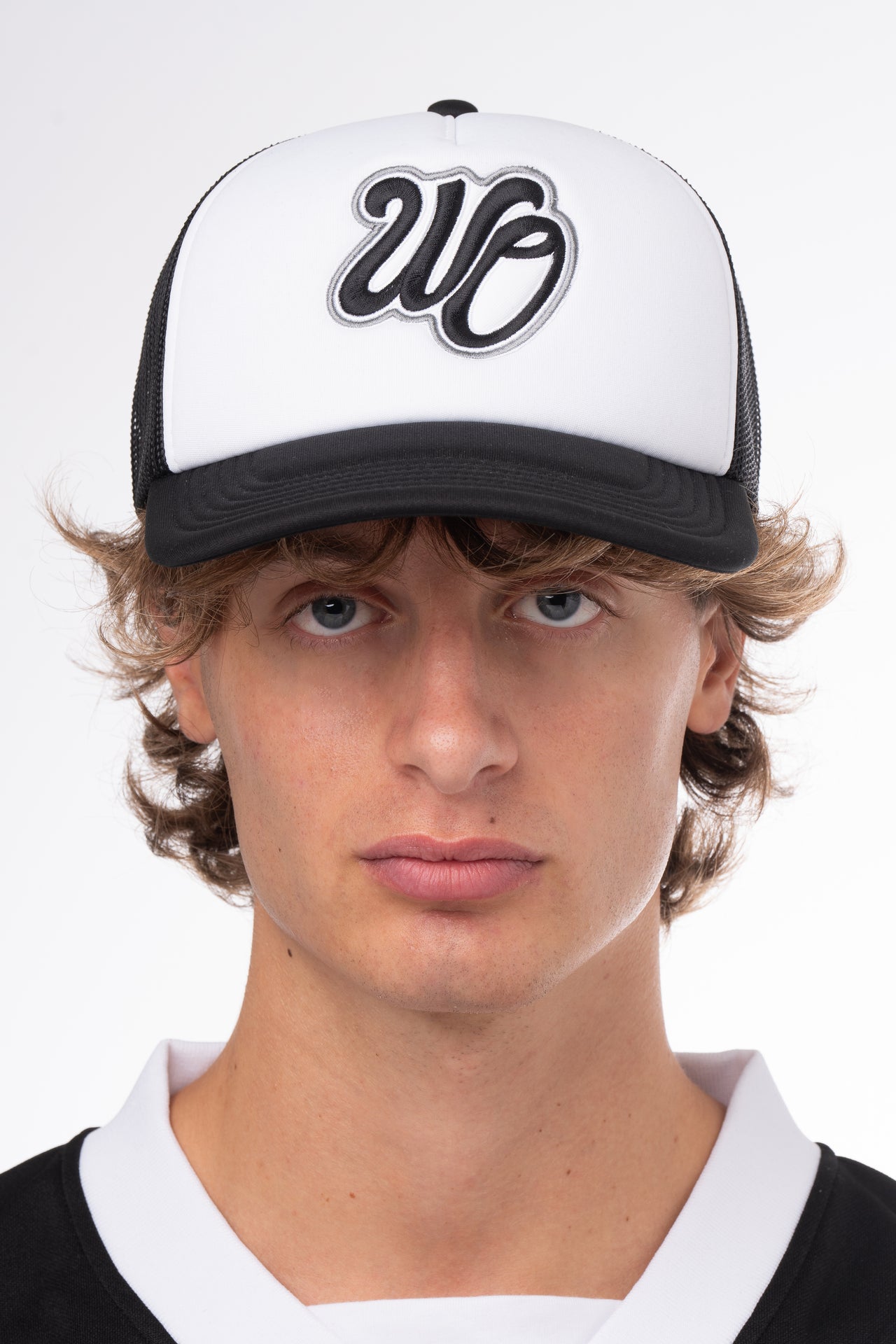 WO TRACKER HAT BLACK